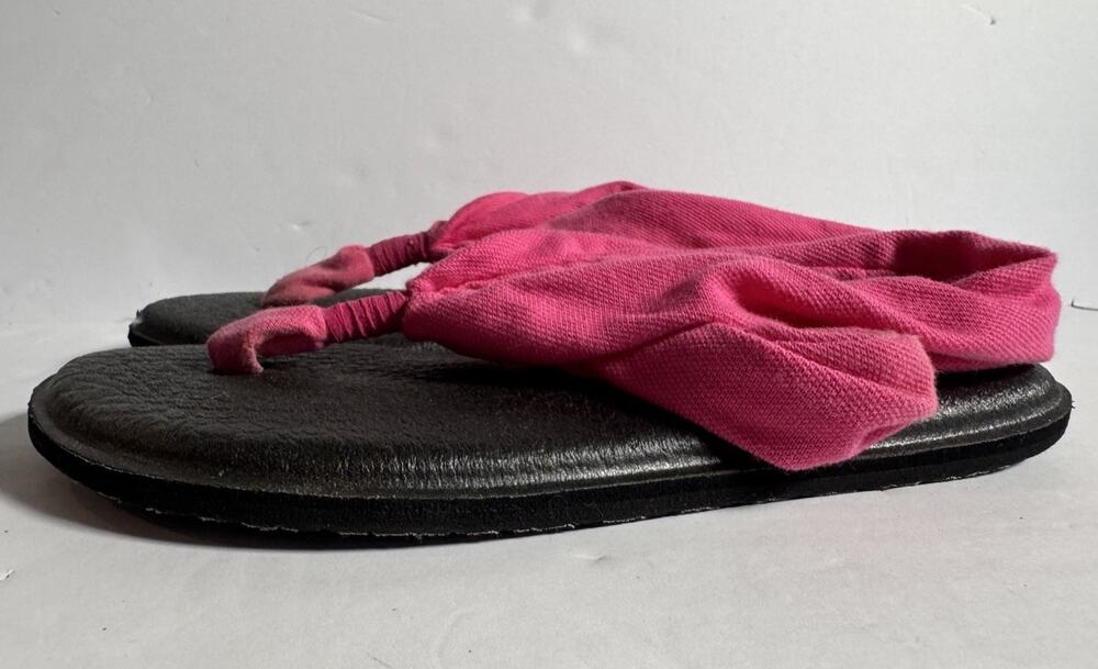 Sanuk Girls Slingback Sandals Size 1-2 Pink Black Yoga Thong Flip Flops